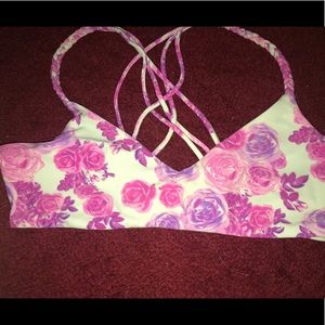 La hearts bikini top